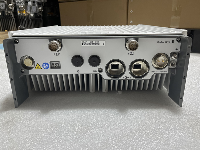 Ericsson 2219 B3 KRC 161 619/1 Unité radio